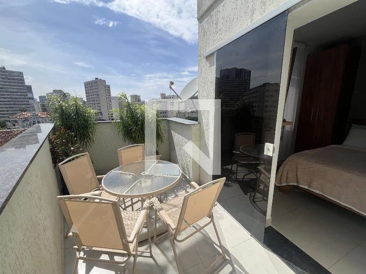Furnished apartment, 30 m², with a glass-enclosed balcony — photo 9
