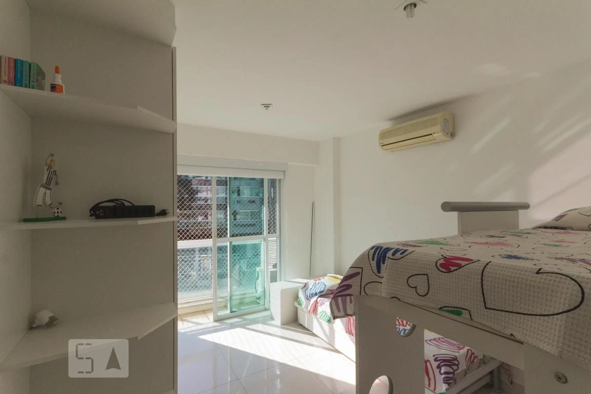 Furnished apartment with 2 en-suites and a balcony — photo 25