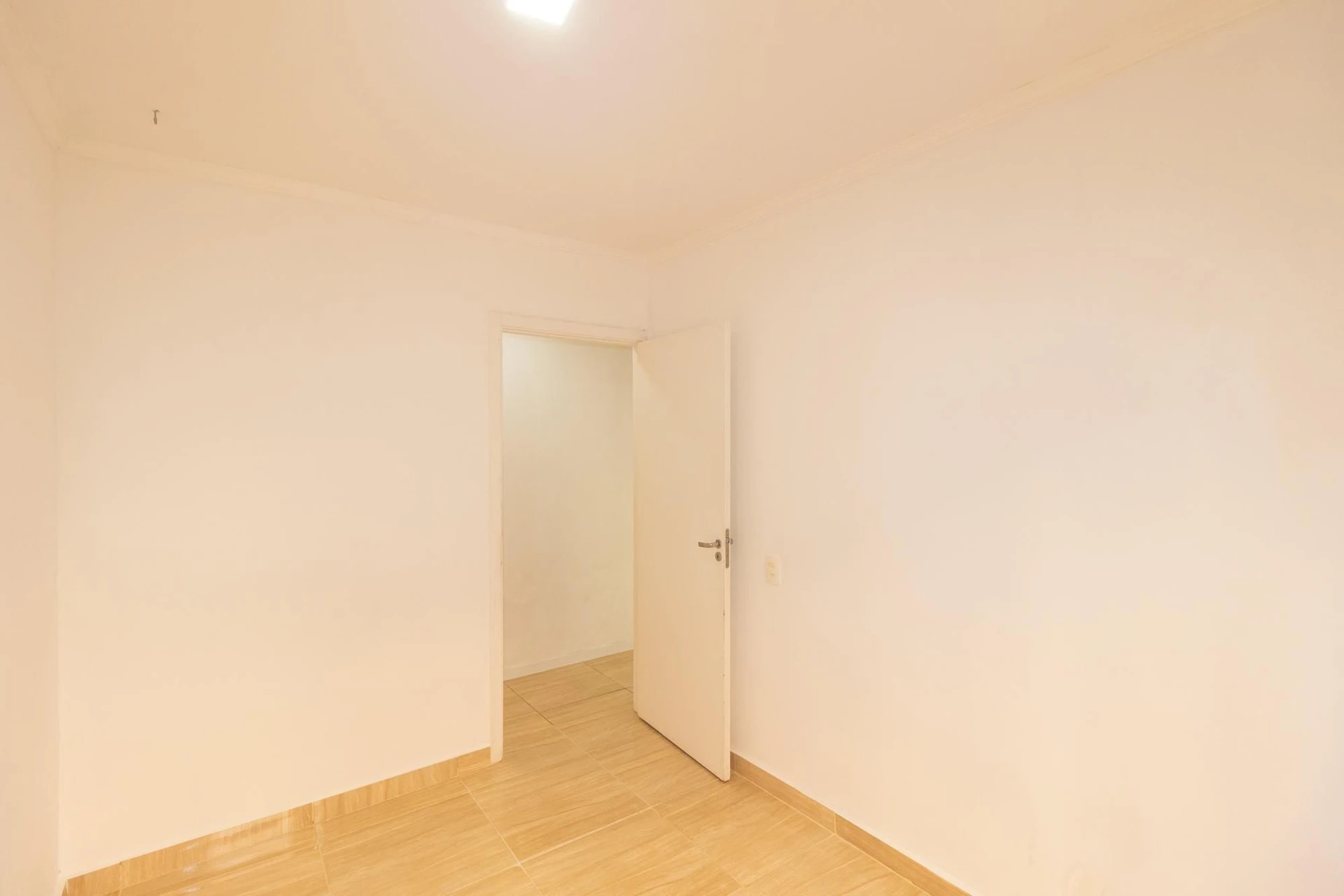 Unfurnished 2-bedroom apartment with 1 parking space — photo 39
