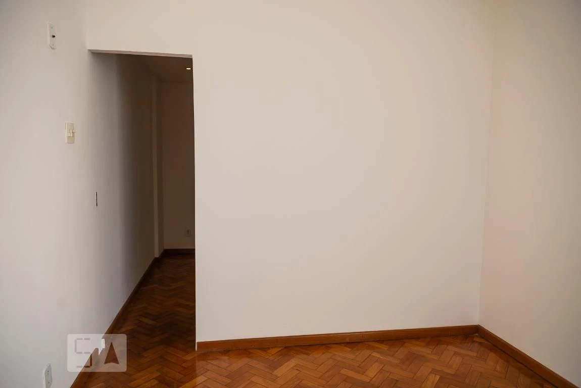Дерев'яна підлога або ламінат та 1 спальня: квартира 30 м² — photo 10