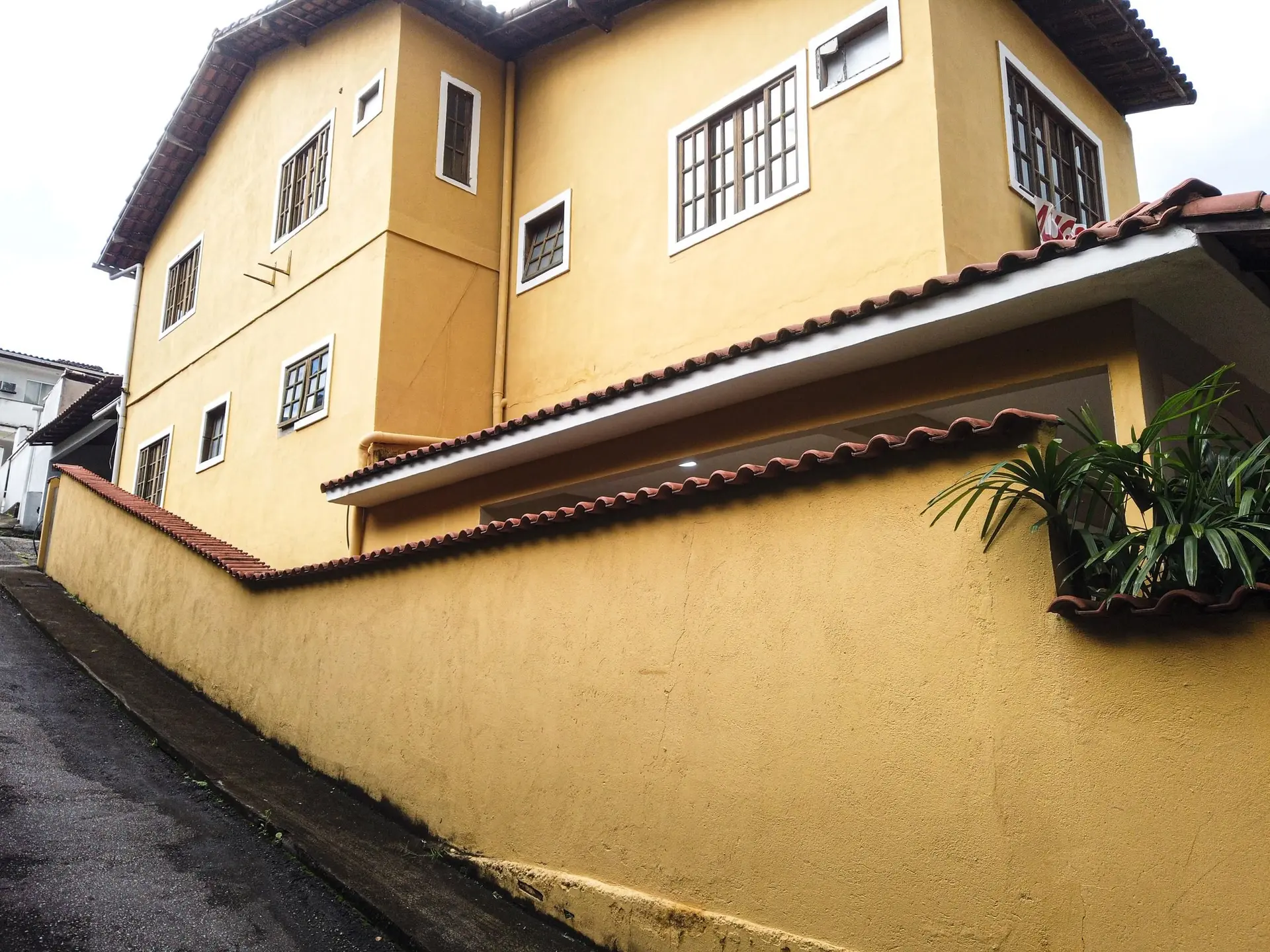 4-bedroom house with a bathtub in Rio de Janeiro — photo 14