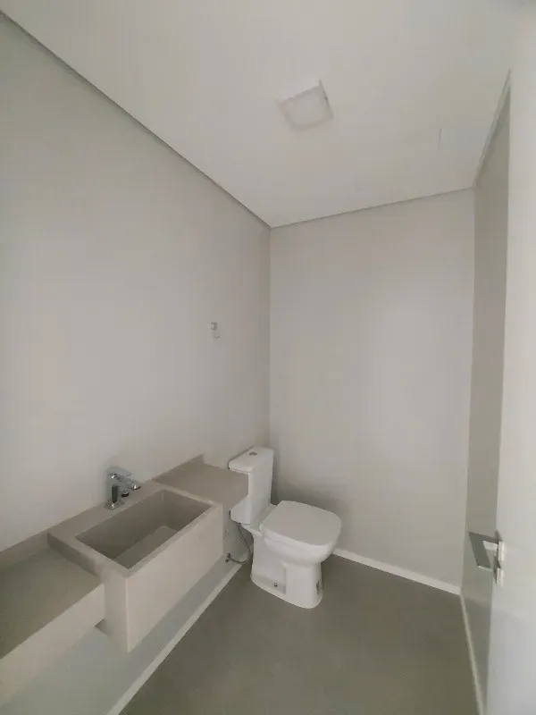 Apartamento de 3 suites con jardín privado y 2 plazas — photo 17