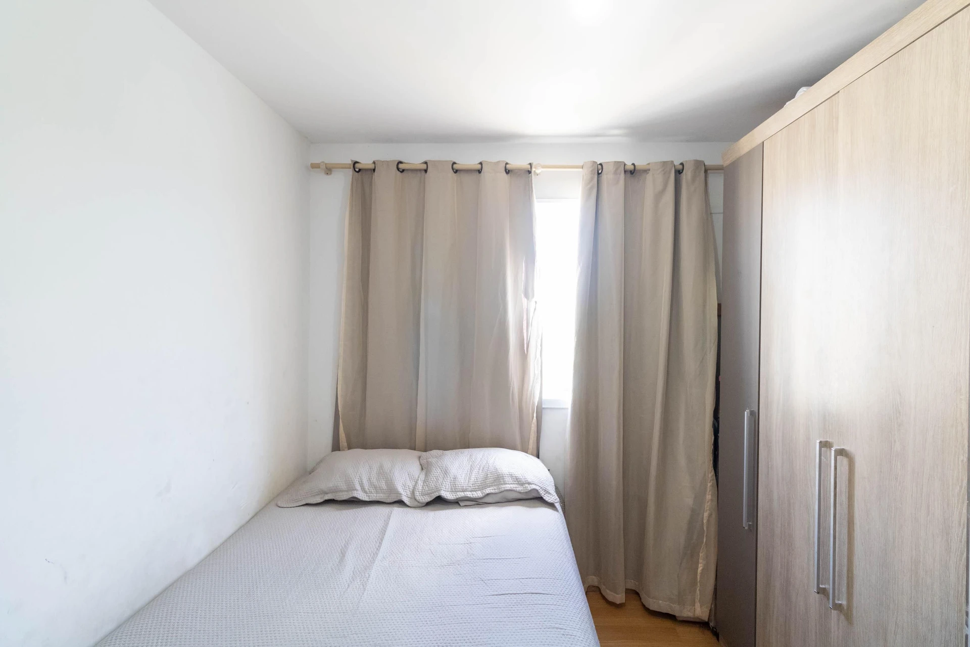Furnished 2-bedroom apartment with 1 parking space — photo 21