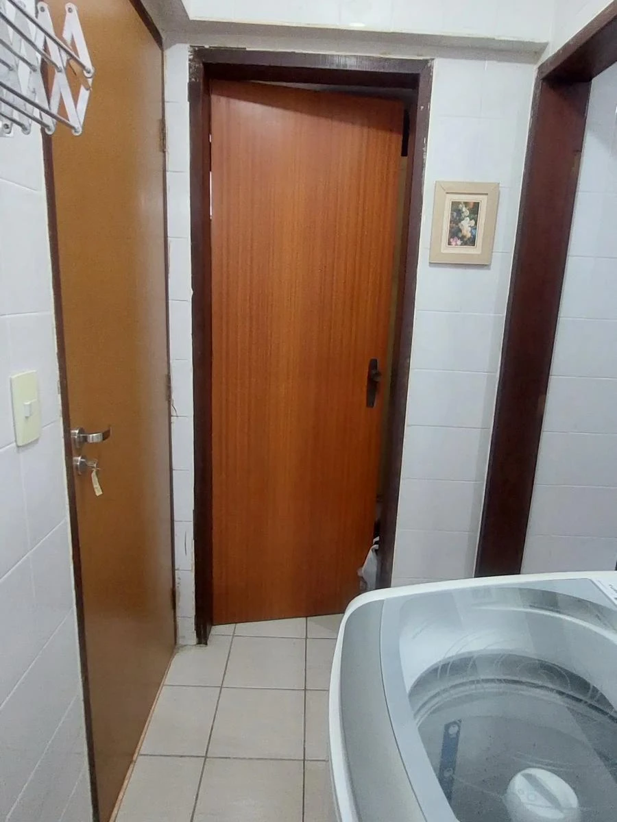 3-bedroom apartment with a washing machine in João Pessoa — photo 19