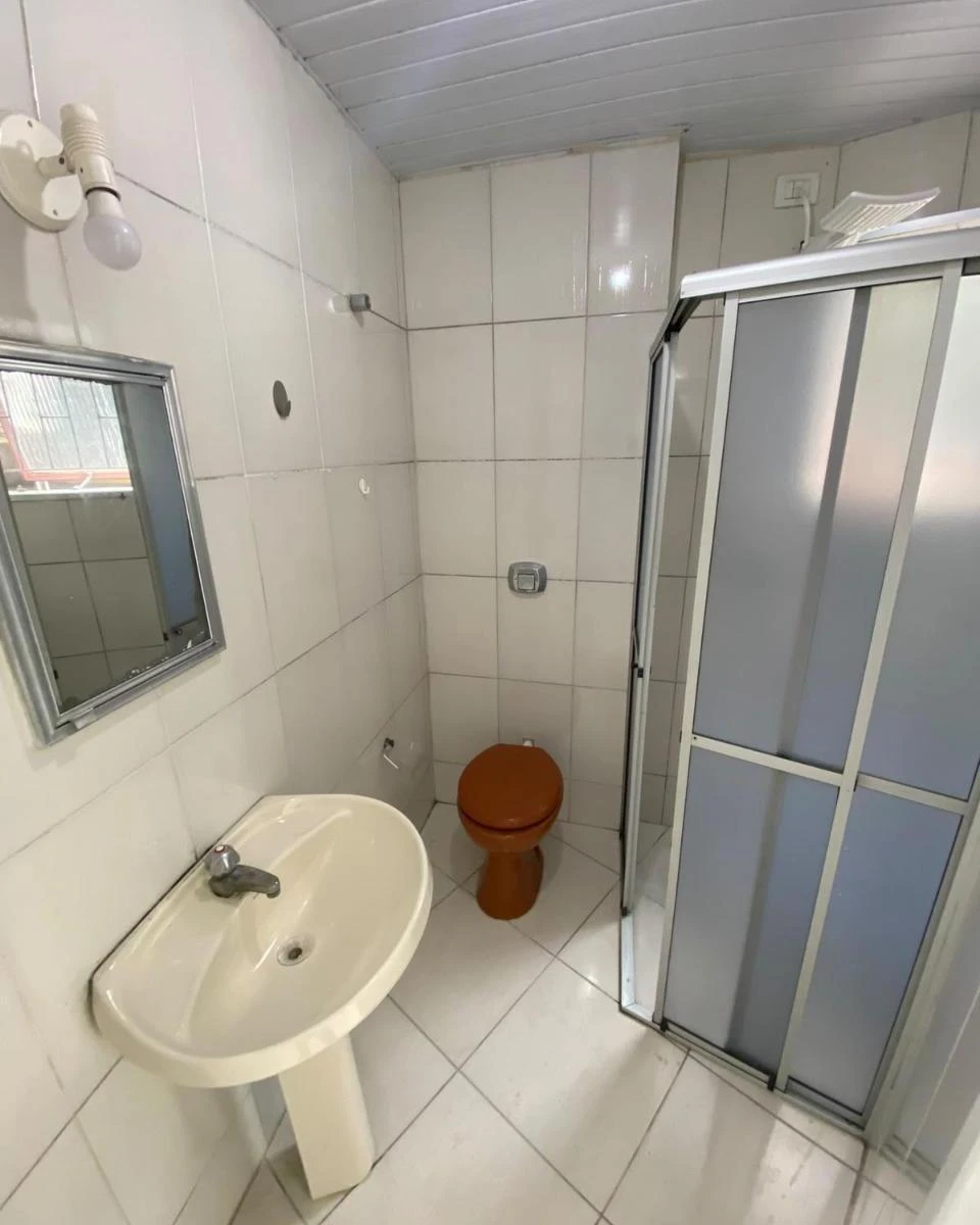 25 m² studio with fitted cabinets and air conditioning — photo 4