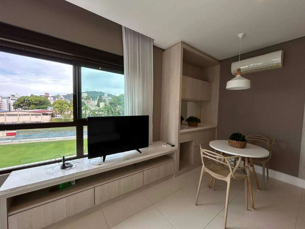 Apartamento amueblado de 88 m² con 1 dormitorio y plaza — photo 3
