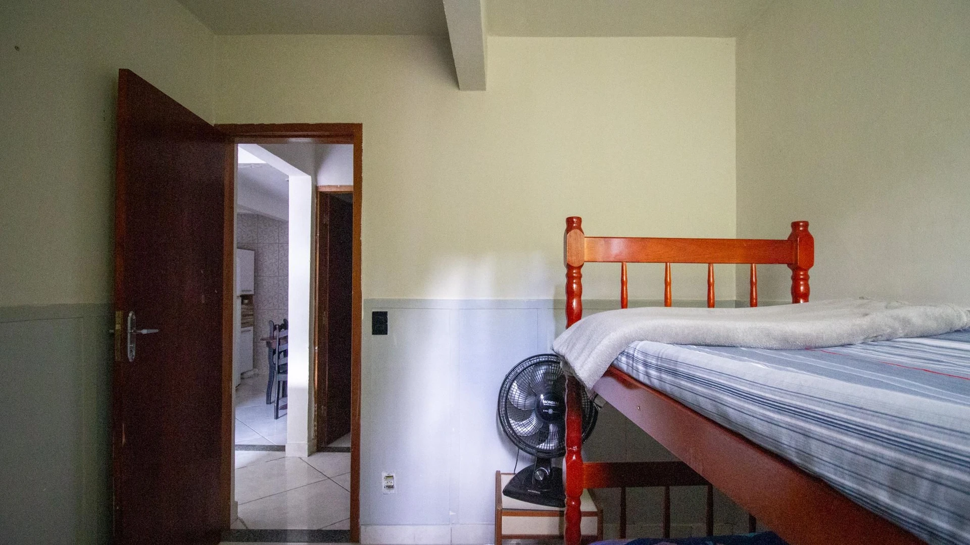 Furnished 1-bedroom apartment with 2 bathrooms — photo 17