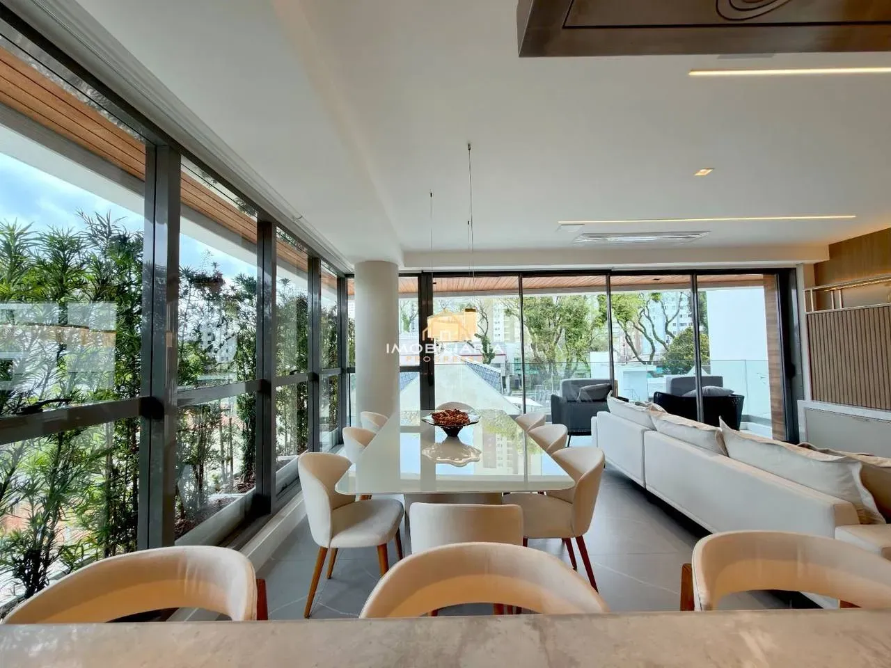 Furnished apartment, 153 m², with floor-to-ceiling windows — photo 13