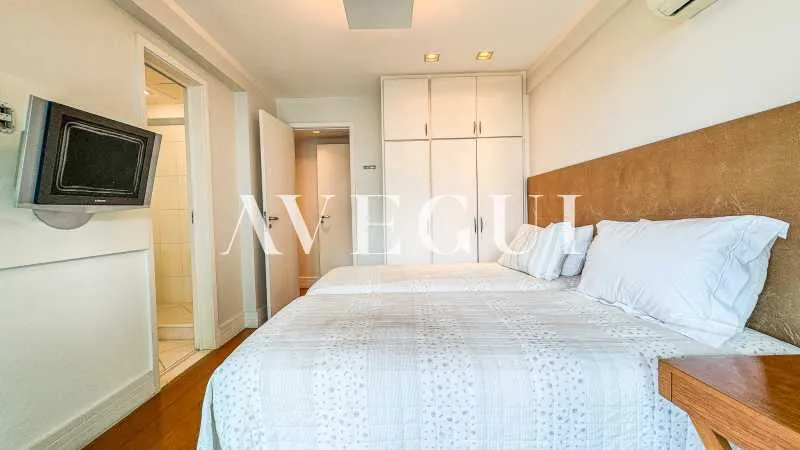 Apartamento sem mobília com 3 dormitórios e varanda fechada — photo 8