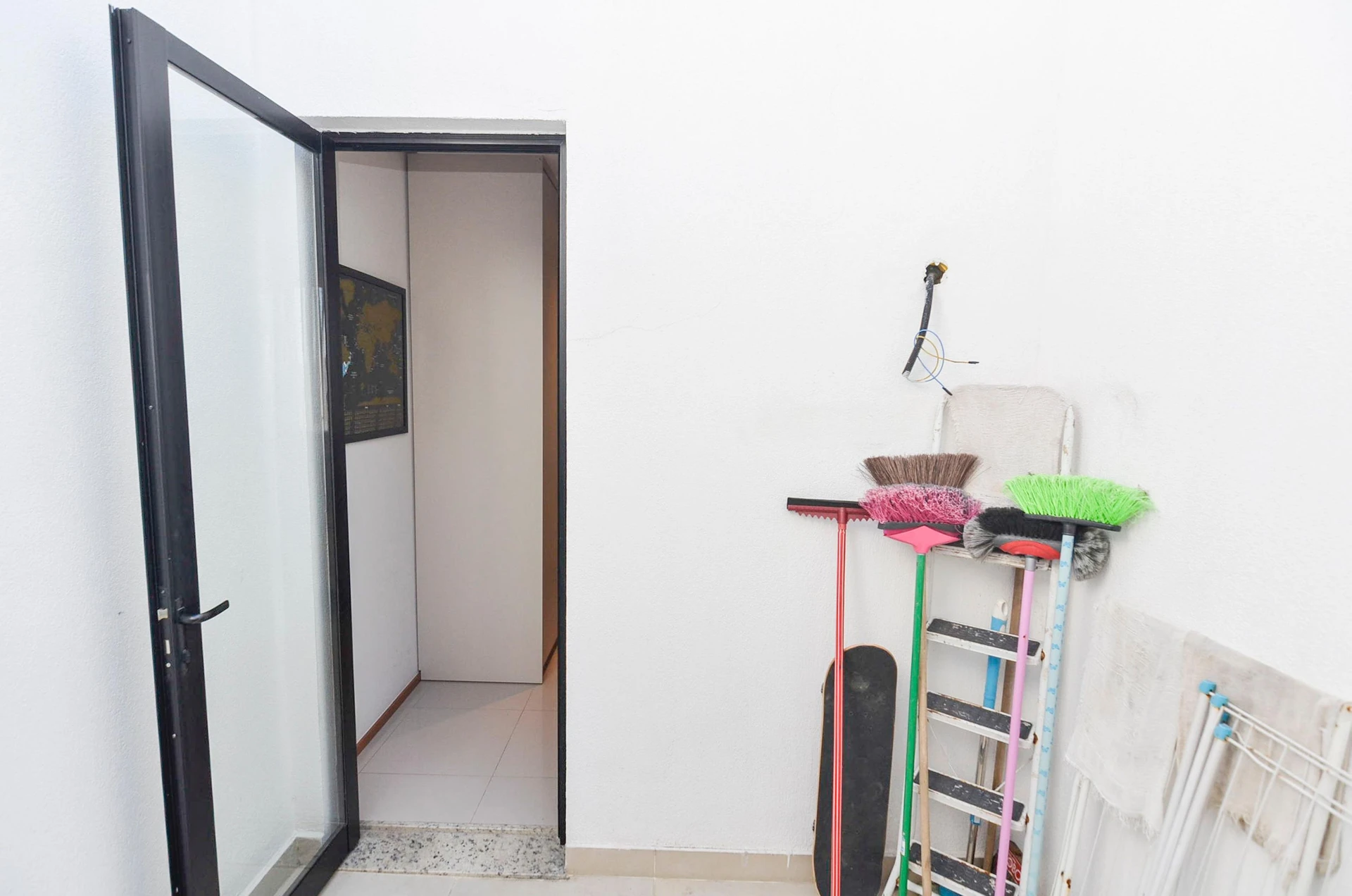 Furnished 3-bedroom apartment with balcony and BBQ grill — photo 64