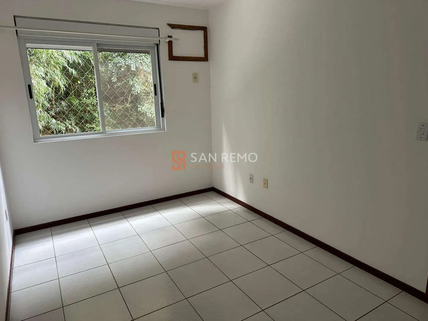 2-bedroom apartment in a building with a pool — photo 3