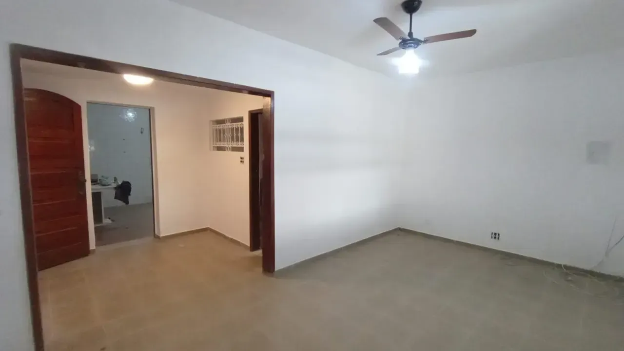 4-bedroom house with 2 bathrooms and 2 parking spots — photo 7