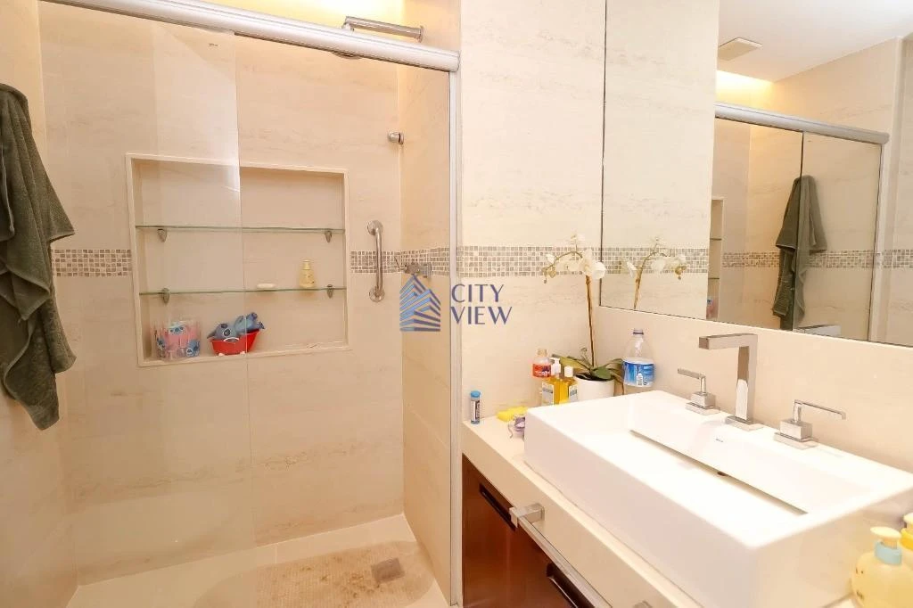 Dishwasher in a 4-bedroom apartment, 280 m² — photo 38