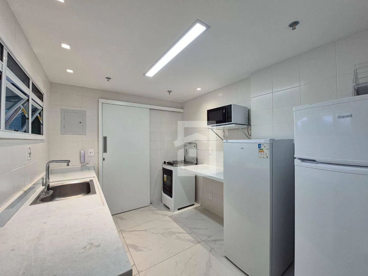 Furnished 235 m² apartment with 4 bedrooms — photo 72