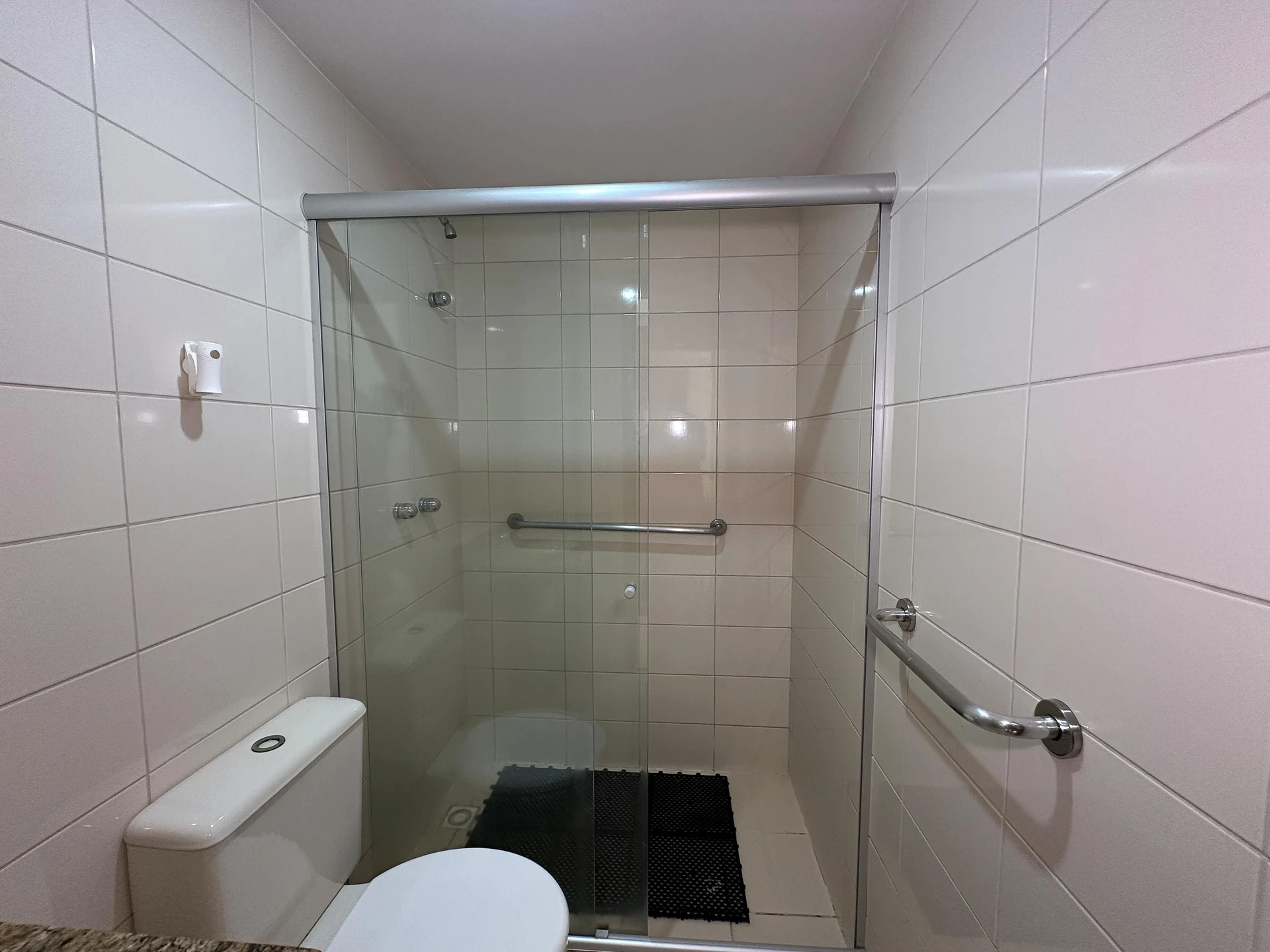 3-bedroom apartment in a building with a sauna — photo 61