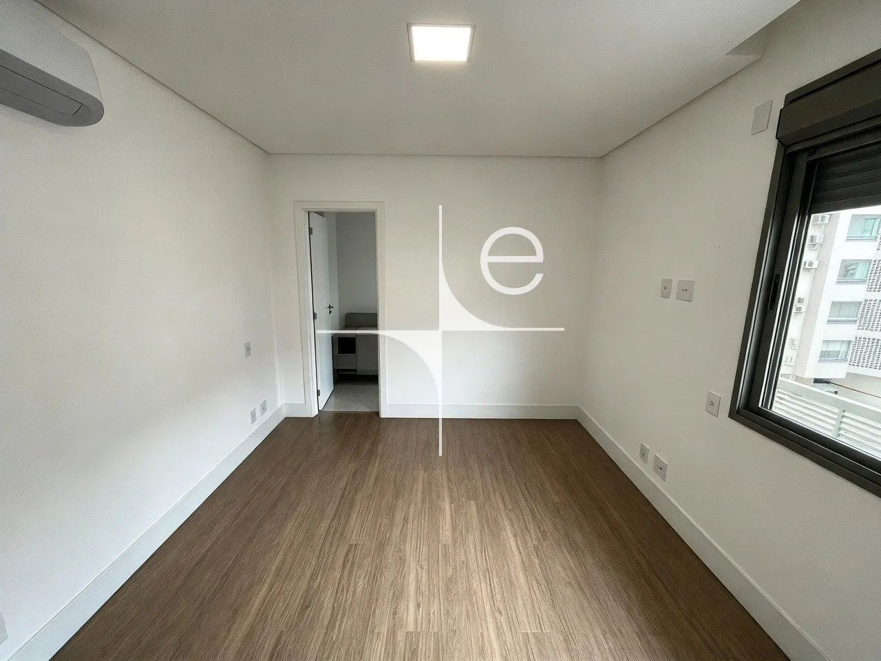 Furnished apartment, 80 m², with a grill on the balcony — photo 19
