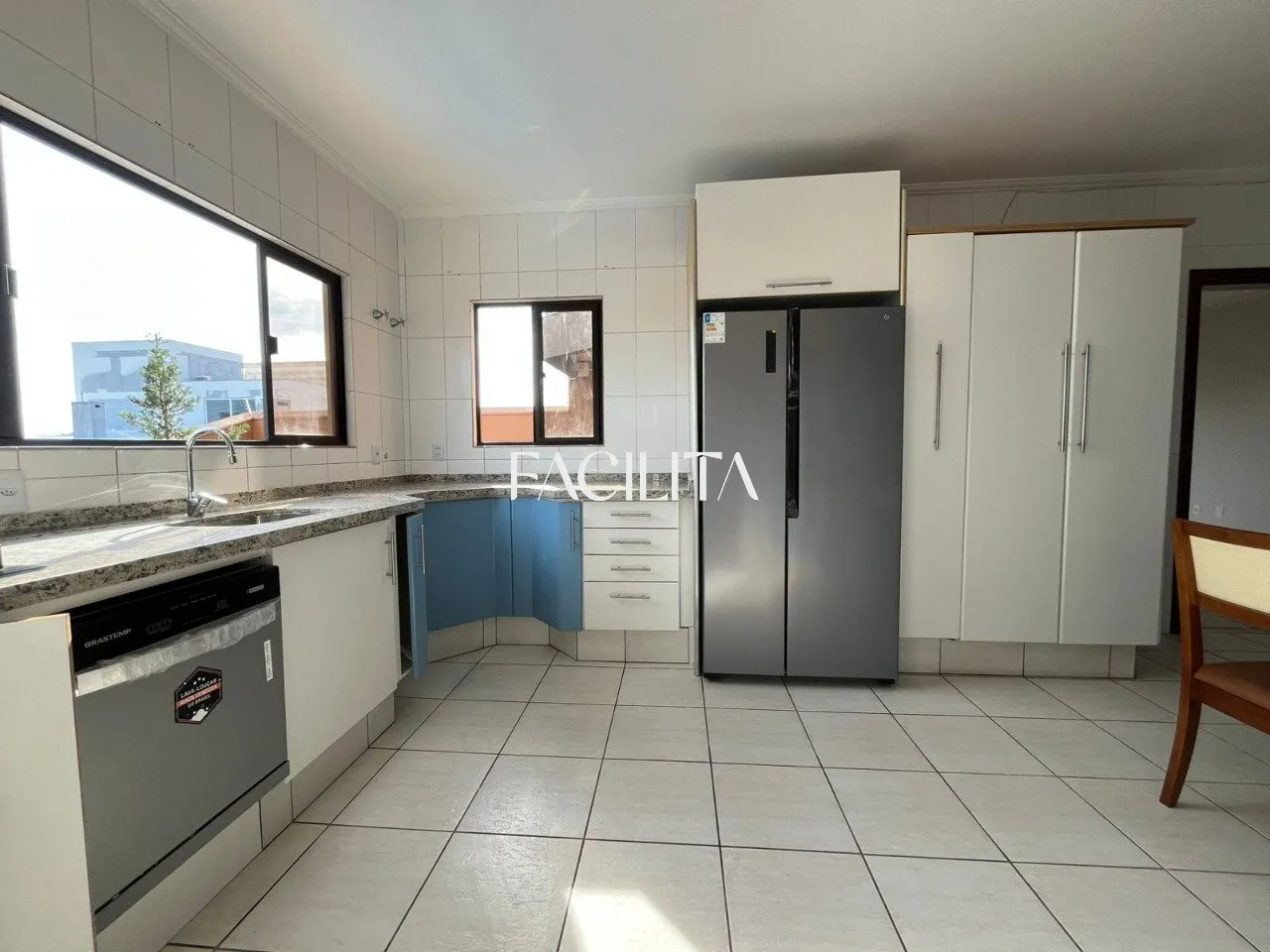 Furnished 456 m² house with 3 en-suite bedrooms and pool — photo 58