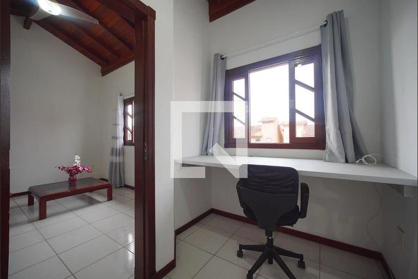 Home office in a 4-bedroom house, 150 m² — photo 17