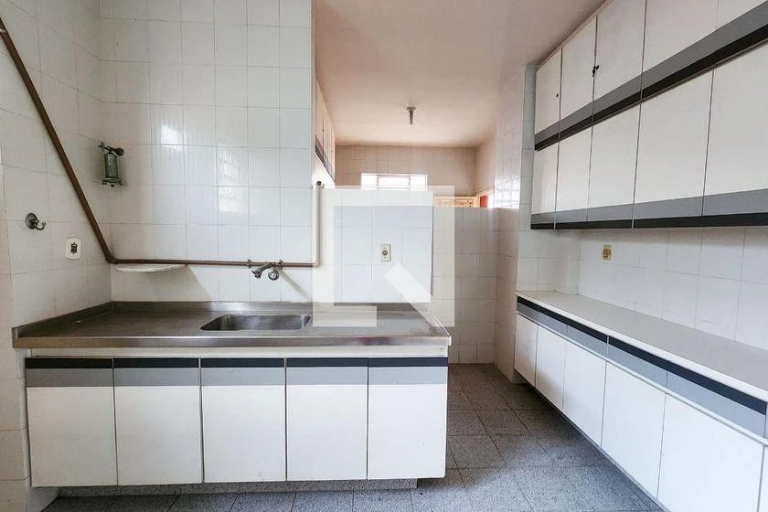 Casa de 630 m² com 5 quartos e 3 banheiros — photo 49
