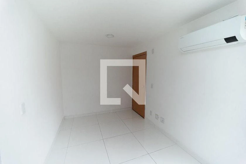 2-bedroom apartment in a building with a pool — photo 33