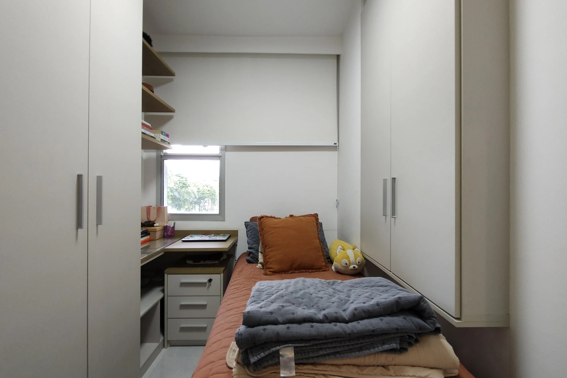 3-bedroom apartment with a walk-in closet — photo 22