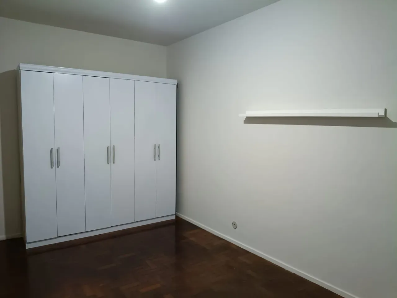 Деревянный пол или ламинат и 2 спальни: квартира 80 м² — photo 2
