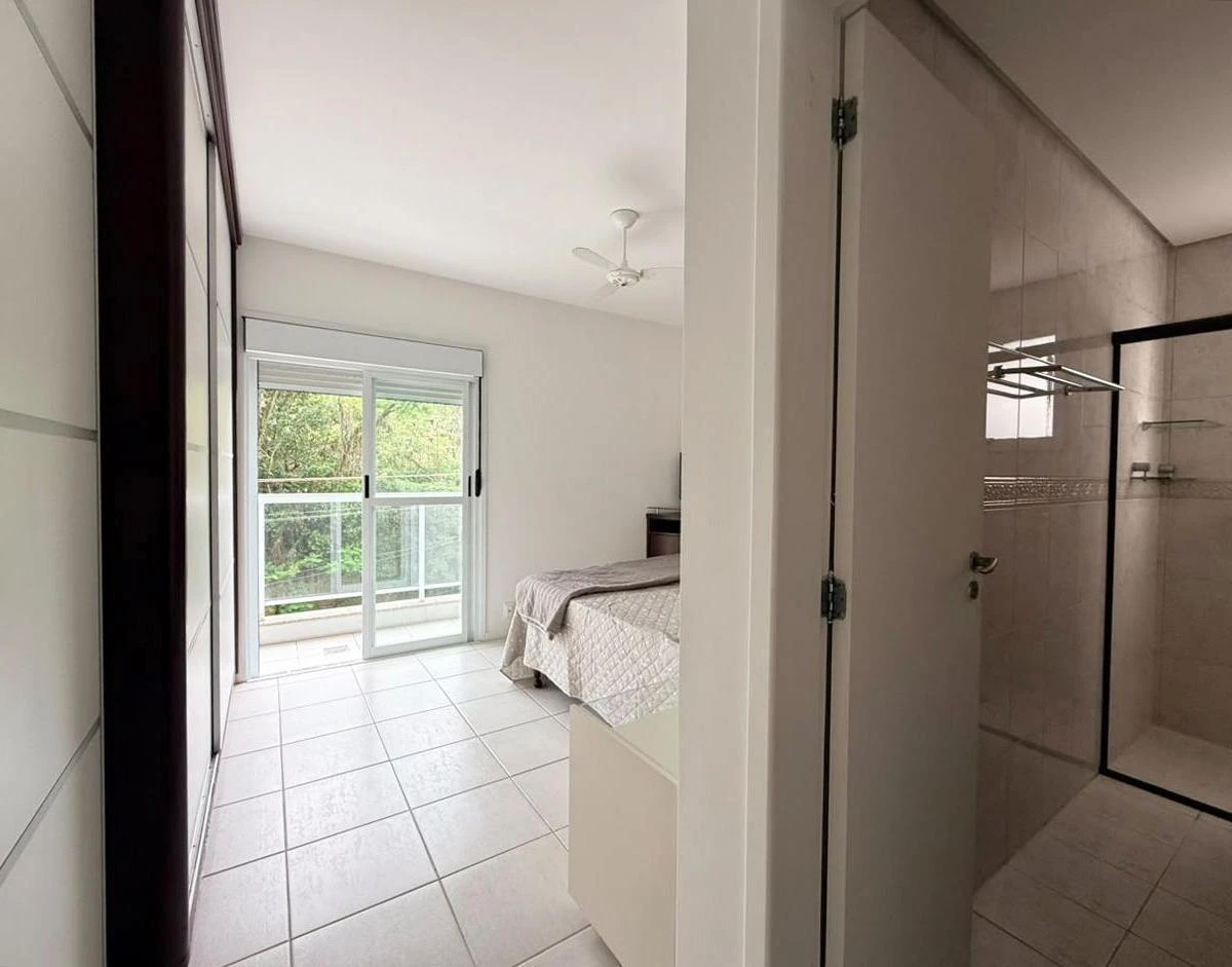 167 m² apartment with a dishwasher and a park view — photo 3