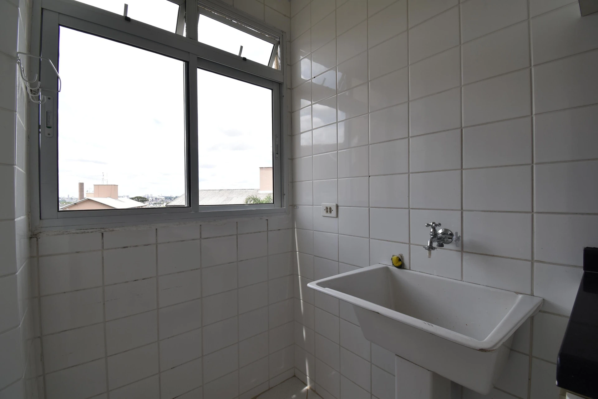 Wood or laminate floors in a 3-bedroom apartment, 53 m² — photo 16