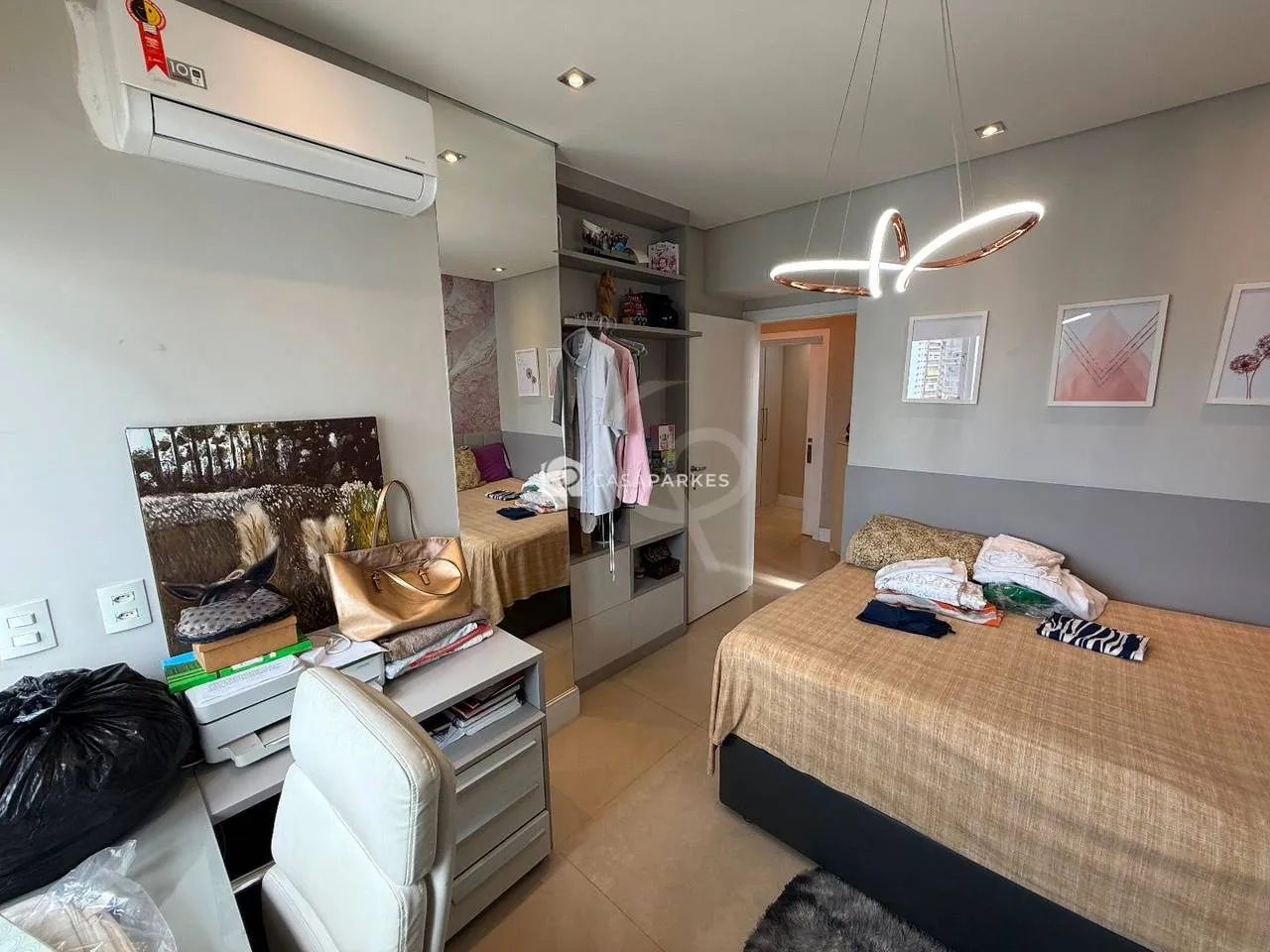 Furnished apartment, 125 m², with floor-to-ceiling windows — photo 2