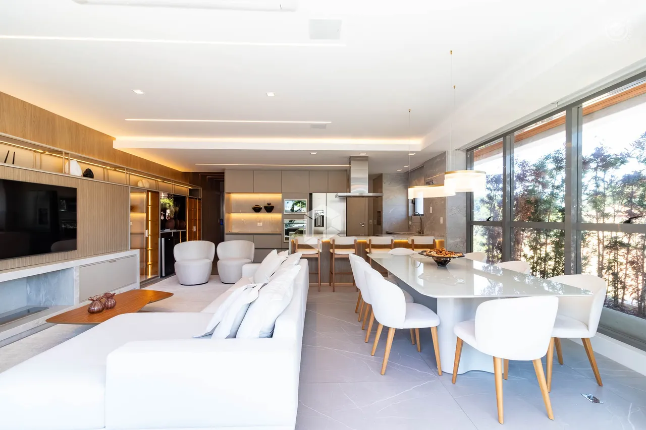 Furnished apartment with 3 en-suite bedrooms and balcony — photo 9