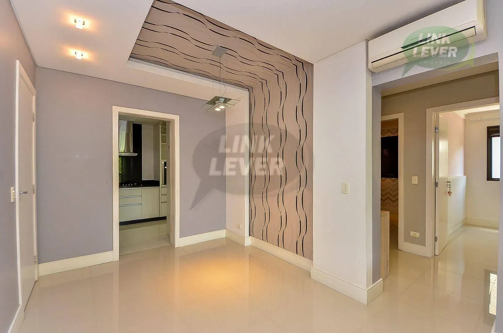 Balcony with a grill in a 3-bedroom apartment, 88 m² — photo 17