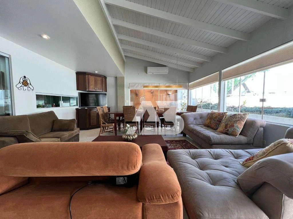 House with 3 bedrooms and 4 bathrooms with BBQ space