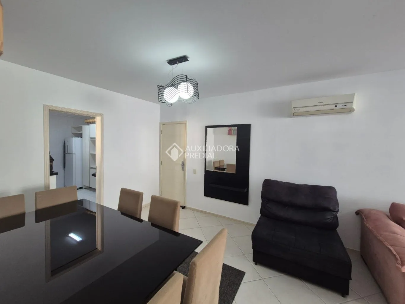 Furnished apartment with 3 bedrooms and 137 m² — photo 29