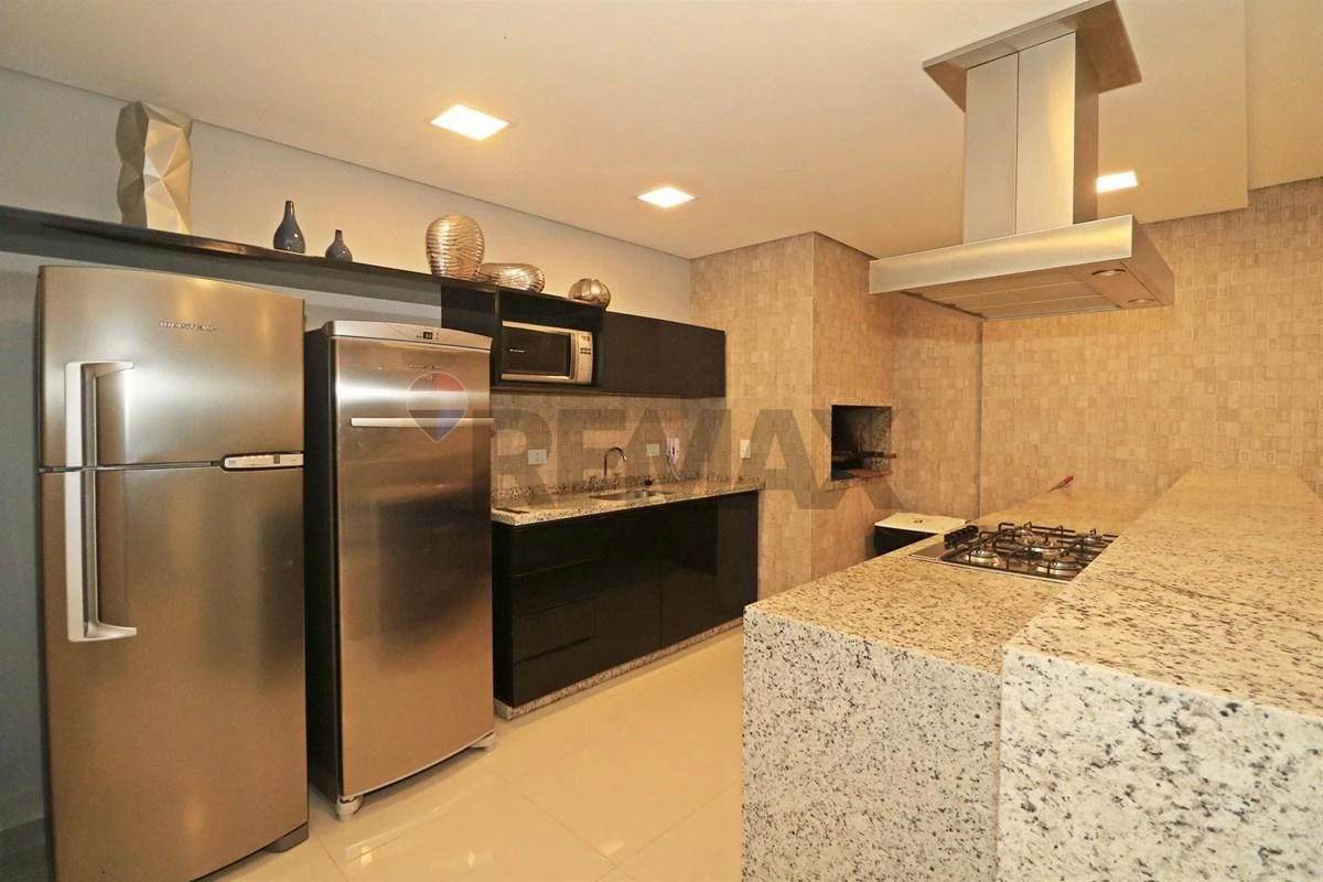 2-bedroom apartment with balcony and 2 parking spaces — photo 32