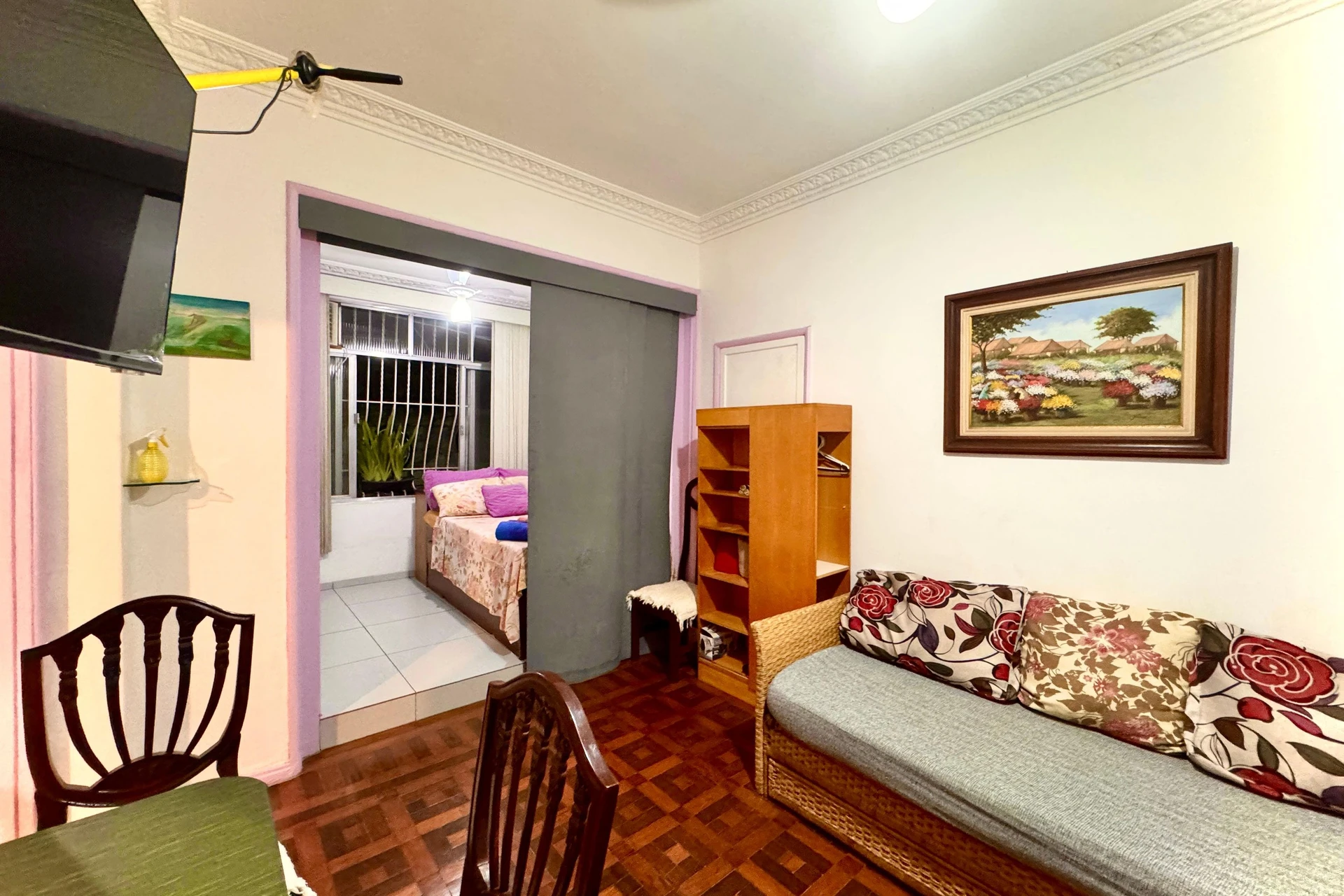 Furnished 1-bedroom apartment with pets allowed — photo 4