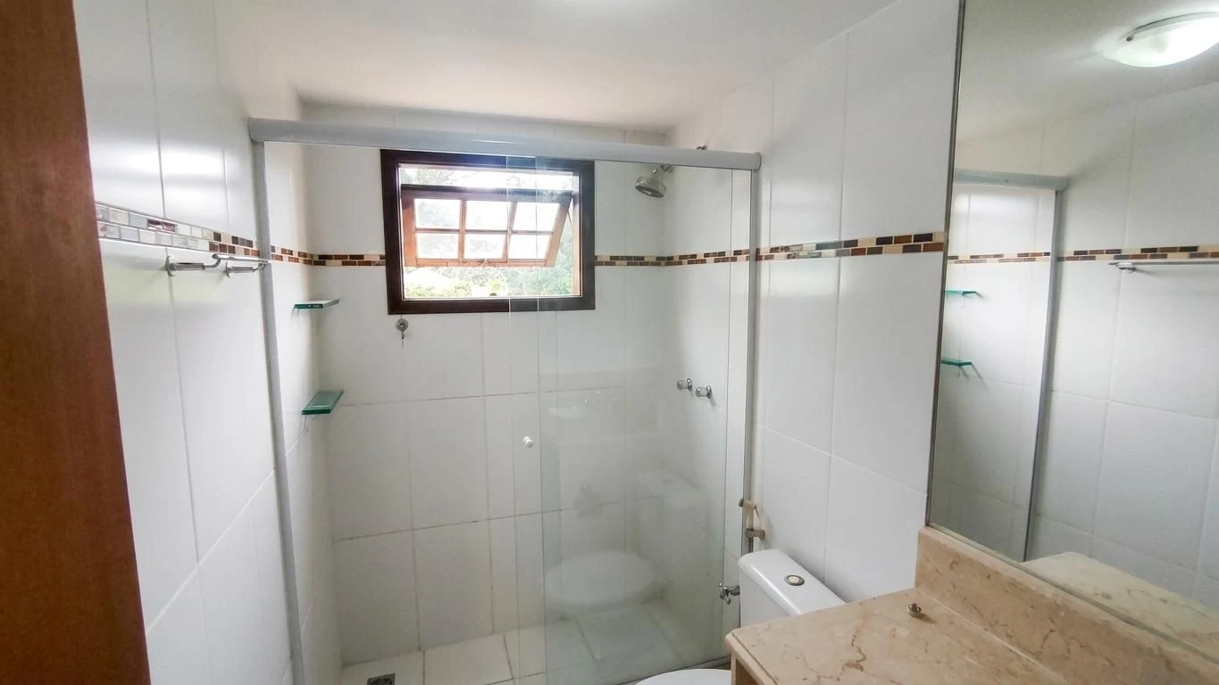 House with 3 bedrooms, 1 en-suite and 4 bathrooms — photo 30