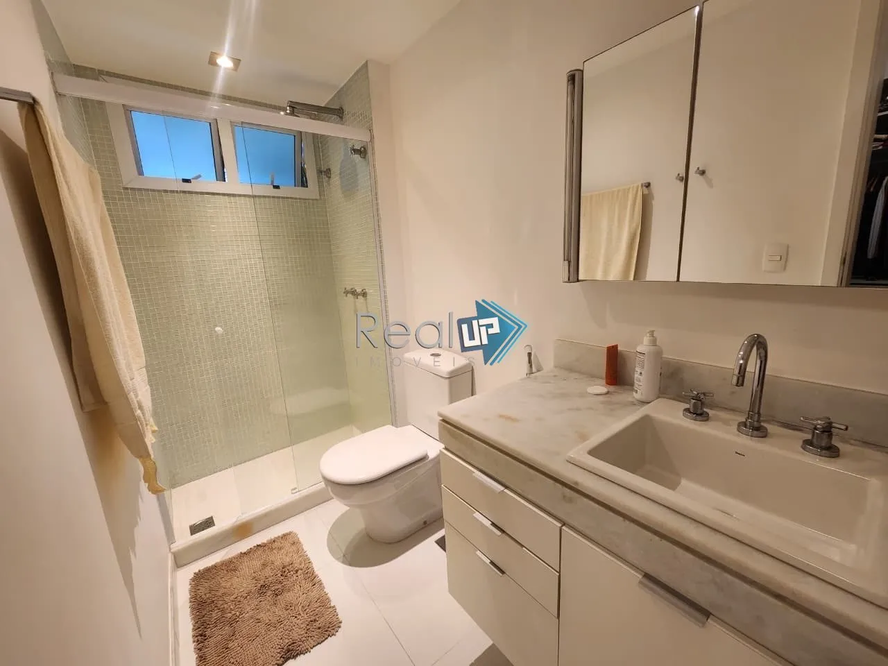 4-bedroom apartment with 227 m² and 3 parking spaces — photo 39