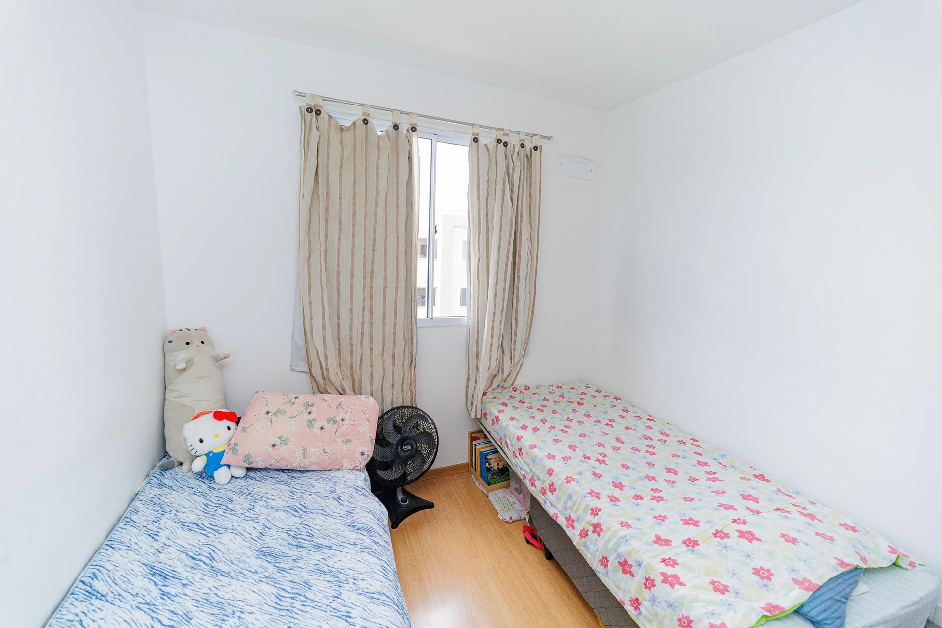 Glass-enclosed balcony in a 2-bedroom apartment, 44 m² — photo 14
