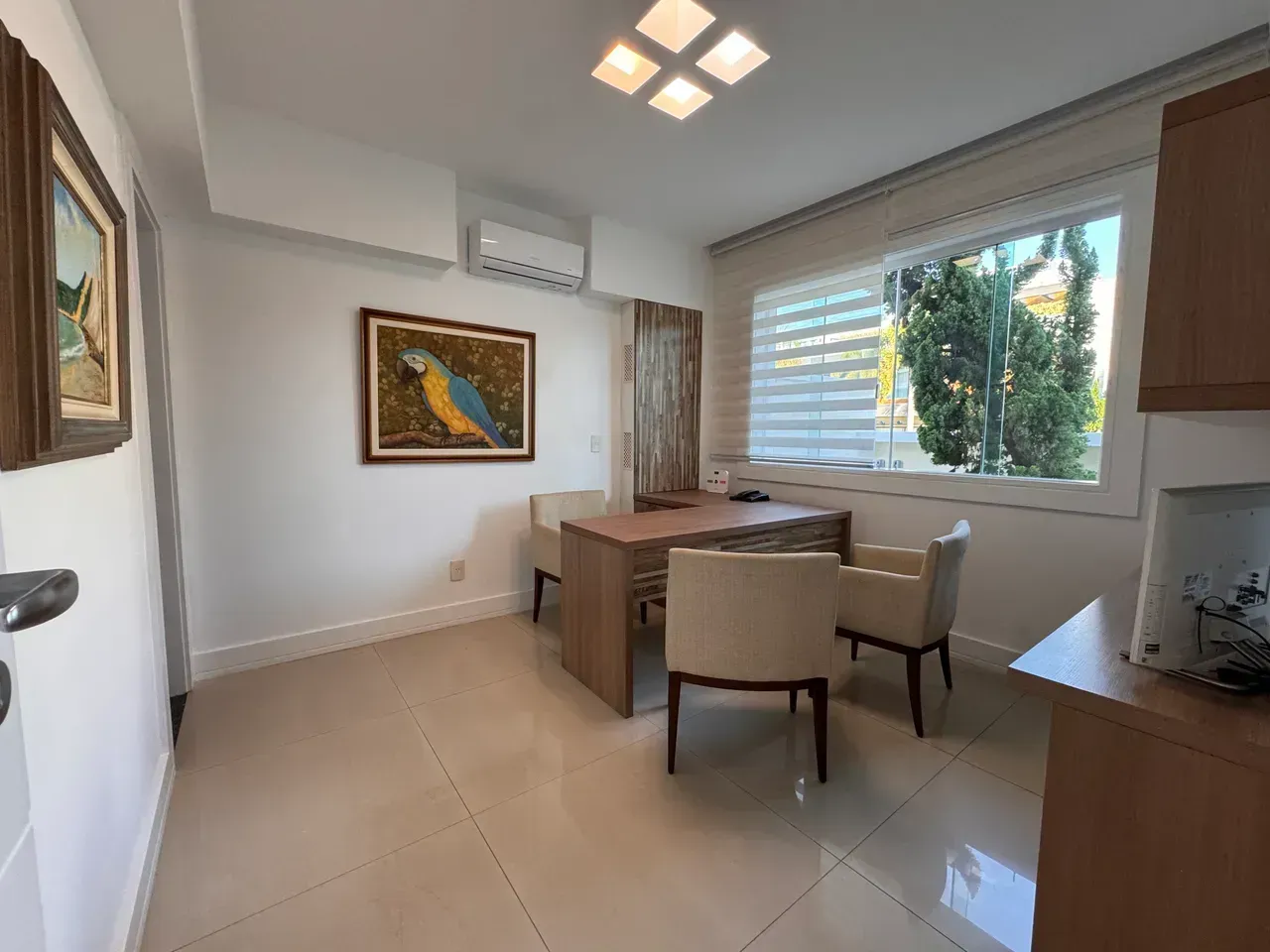 Unfurnished house with 5 bedrooms and glass showers — photo 11