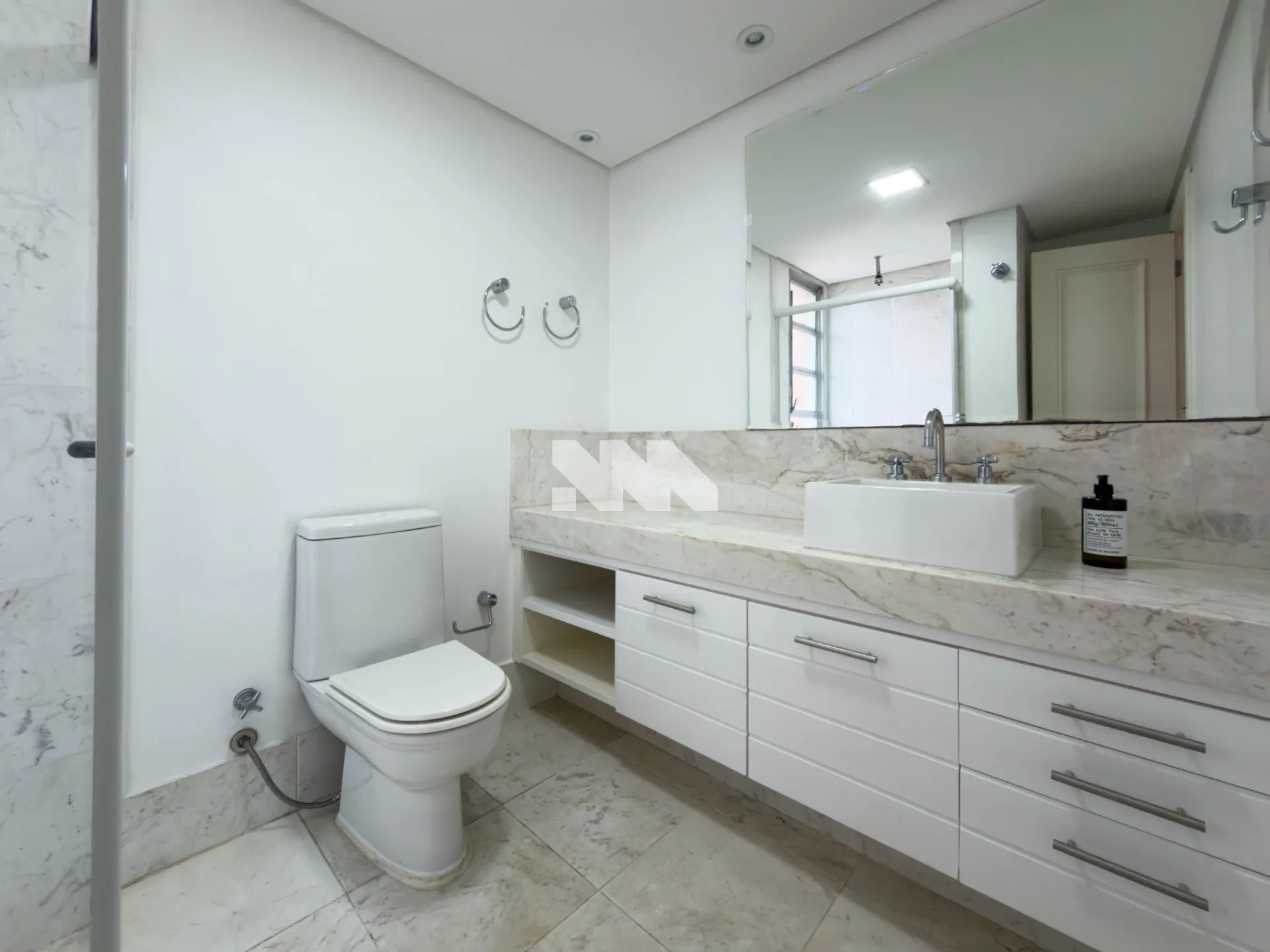 Apartment on the 6th floor with a home office — photo 4