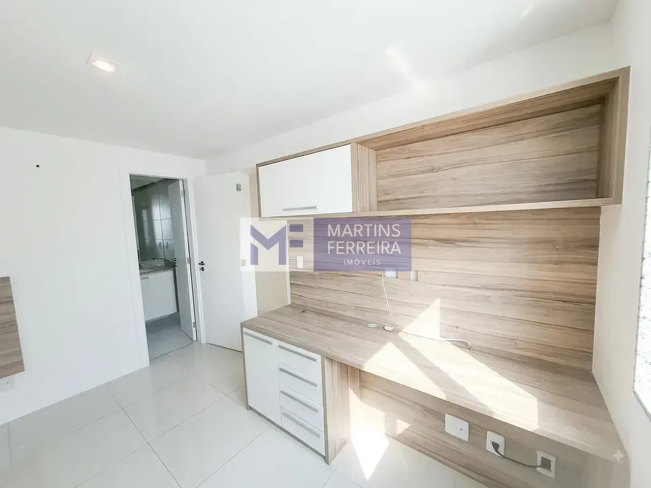 Unfurnished apartment with 4 bedrooms and 5 bathrooms — photo 15