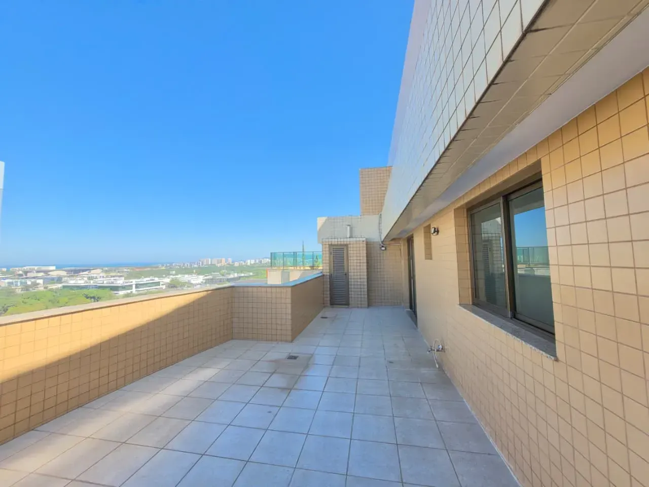 Penthouse with 3 bedrooms and 4 bathrooms, 198 m² — photo 8