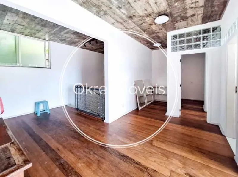 House with 4 bedrooms and a balcony with built-in grill — photo 30