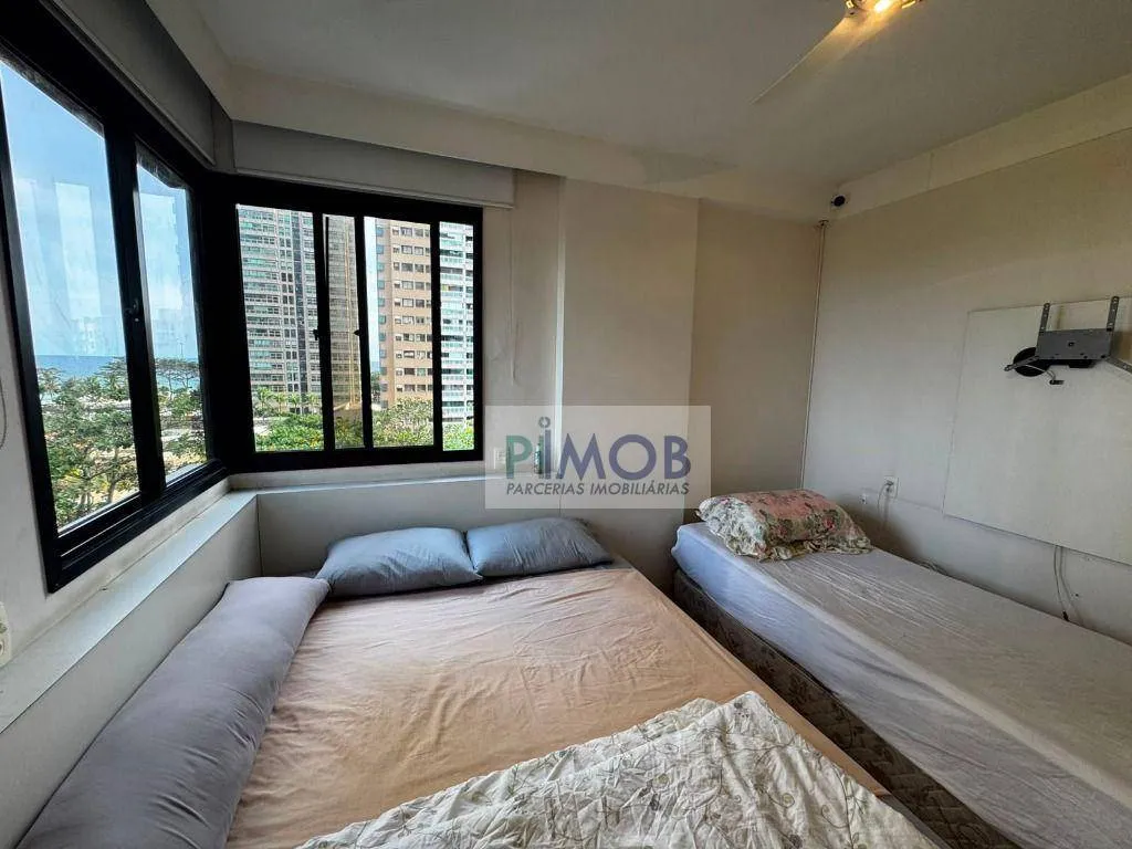 Floor-to-ceiling windows in a 3-bedroom apartment, 110 m² — photo 16