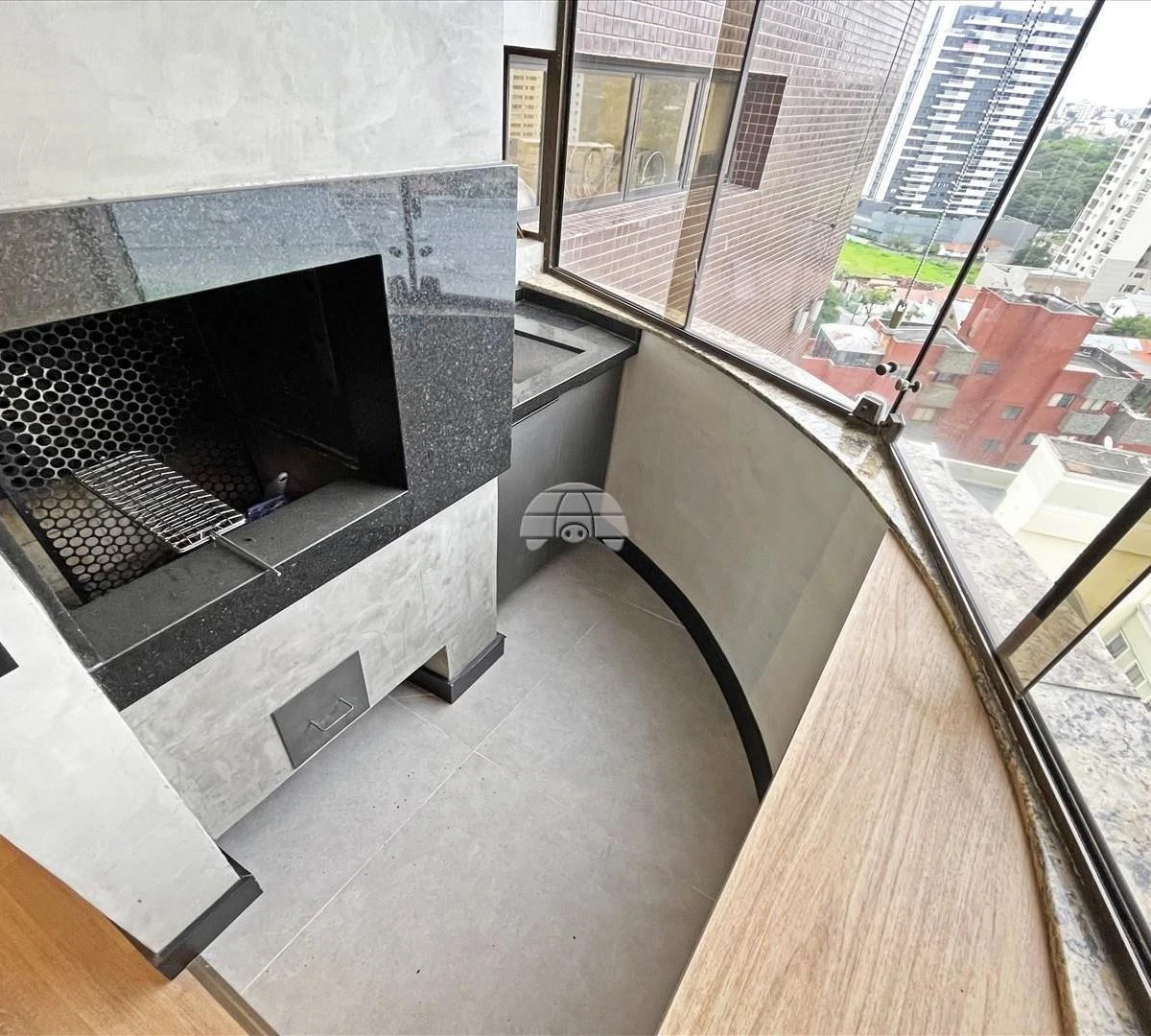 Furnished apartment, 108 m², with a grill on the balcony — photo 33