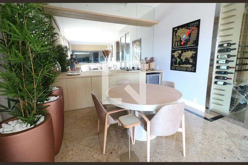 Furnished house with 5 en-suite bedrooms and open kitchen — photo 20