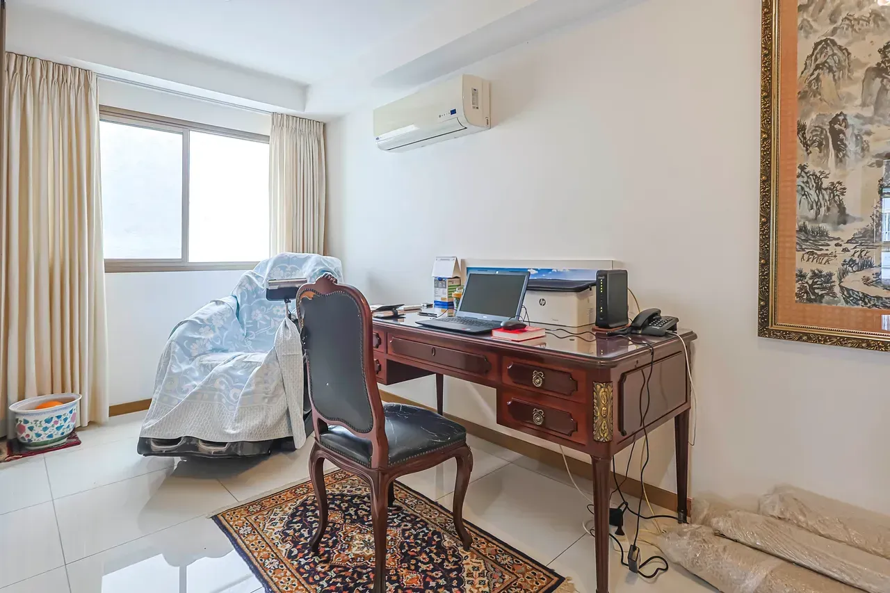 Furnished 150 m² apartment with 4 bedrooms and a gas stove — photo 16