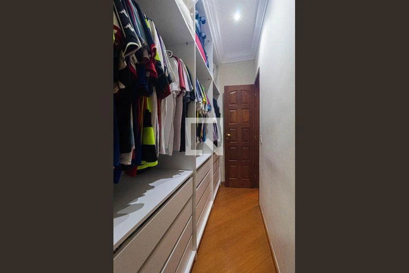 Rental house with 4 en-suite bedrooms and 7 baths, 670 m² — photo 44