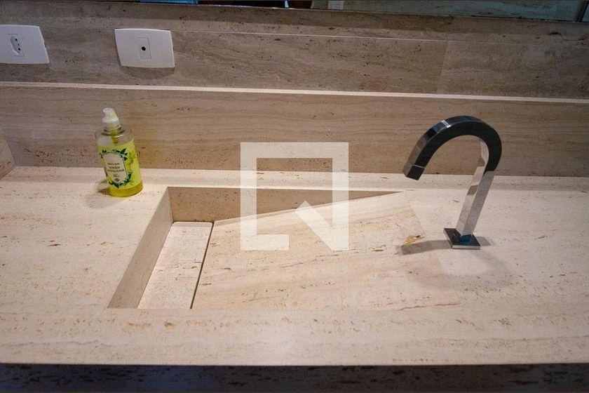 Casa de 4 quartos com 234 m² e 6 banheiros — photo 18