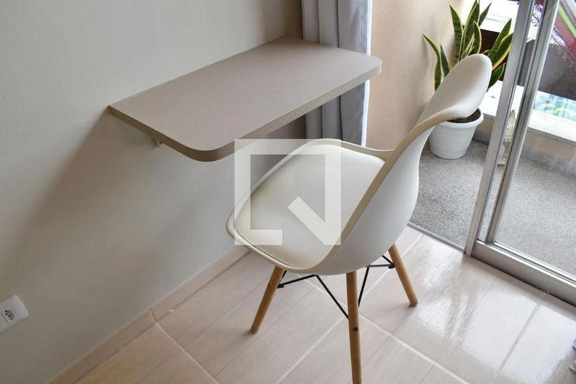 Furnished studio with 1 bedroom and a balcony — photo 7